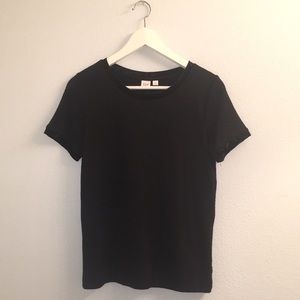 Gap Black T-Shirt